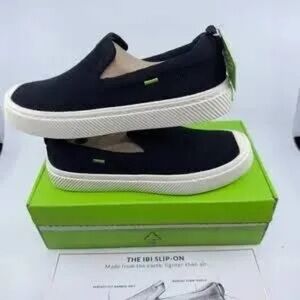 Cariuma Knit Slip on